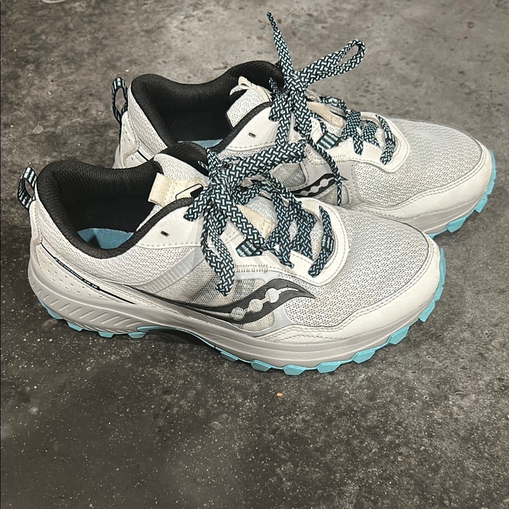 Saucony women’s trail/running shoe size 7.5